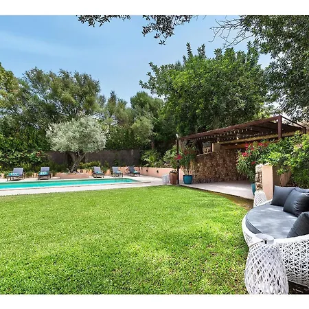 Elvissa Villa
